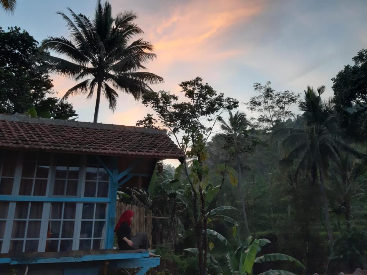 Kai Swargaloka Hotel บันดุง ภายนอก รูปภาพ