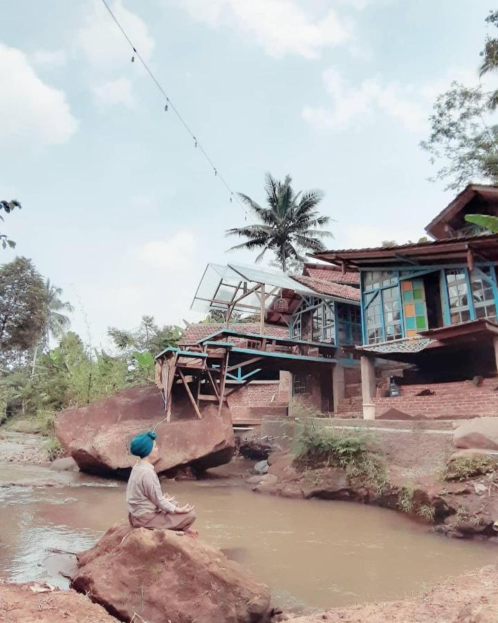 Kai Swargaloka Hotel บันดุง ภายนอก รูปภาพ