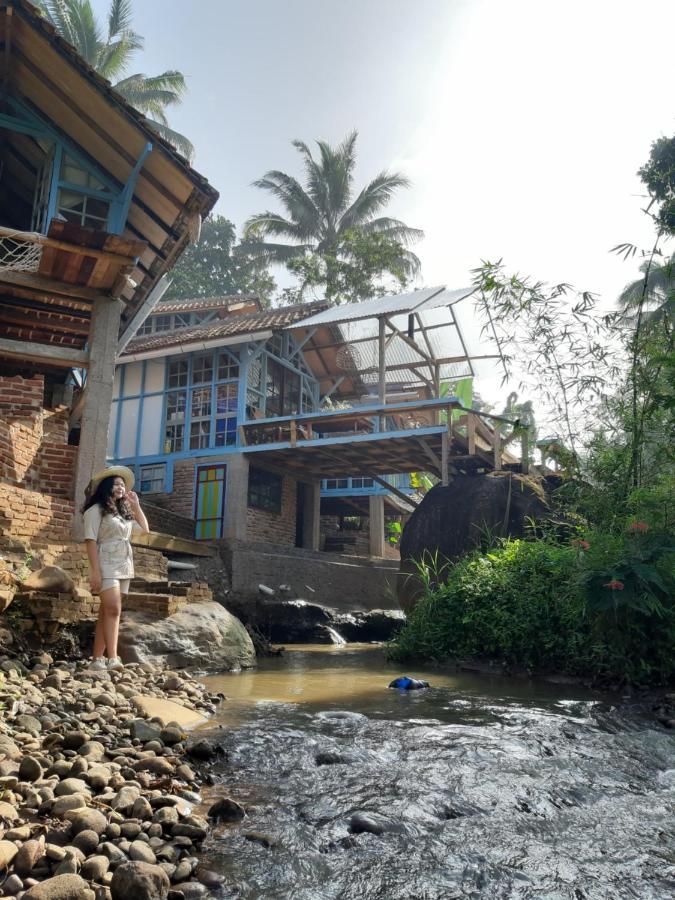 Kai Swargaloka Hotel บันดุง ภายนอก รูปภาพ