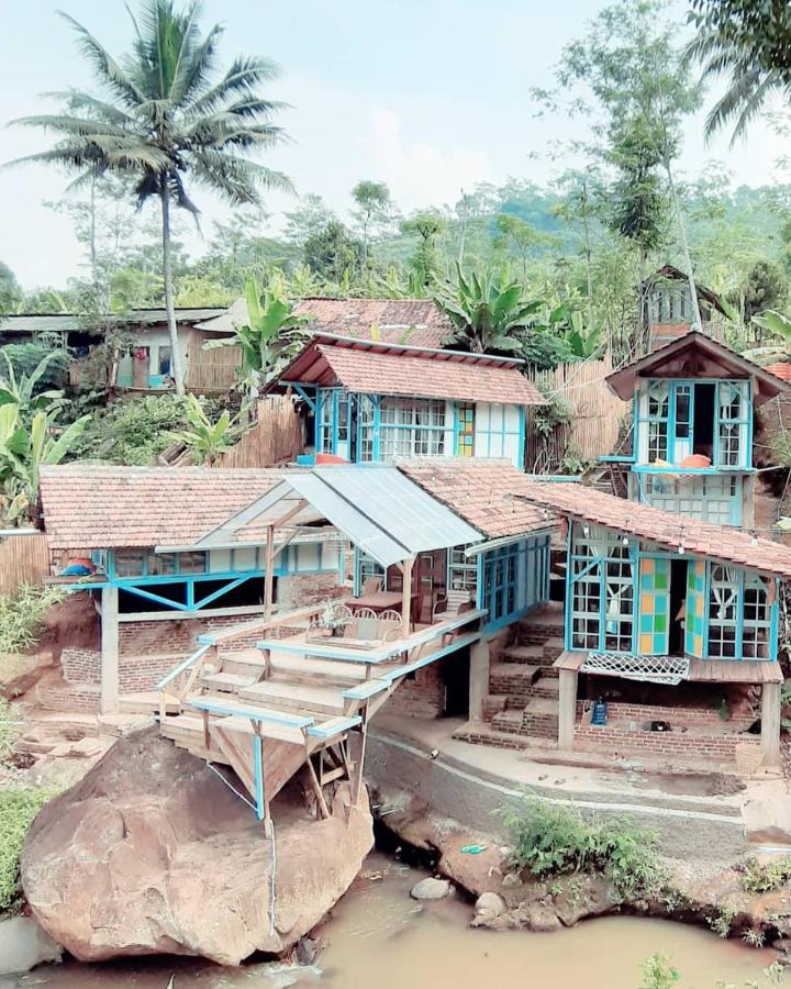 Kai Swargaloka Hotel บันดุง ภายนอก รูปภาพ