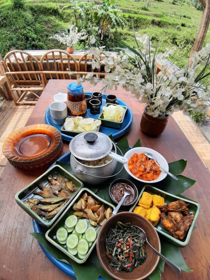 Kai Swargaloka Hotel บันดุง ภายนอก รูปภาพ